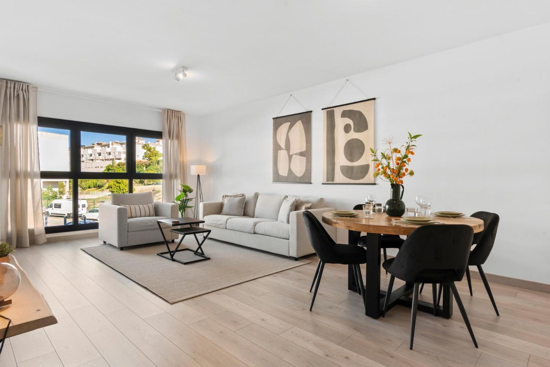 Beautiful 2-Bedroom Apartment Near Center And Beach Estepona Eksteriør billede