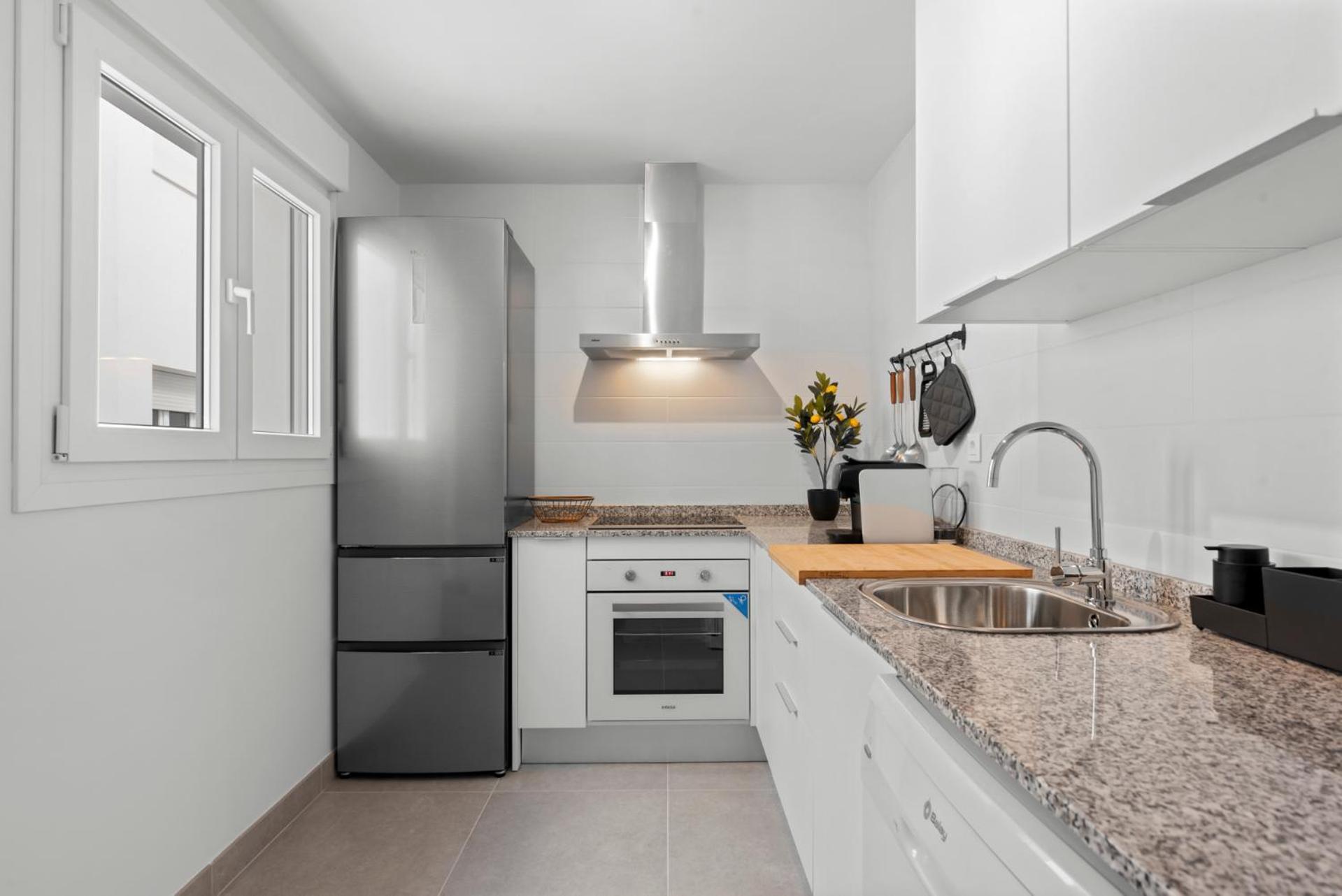 Beautiful 2-Bedroom Apartment Near Center And Beach Estepona Eksteriør billede