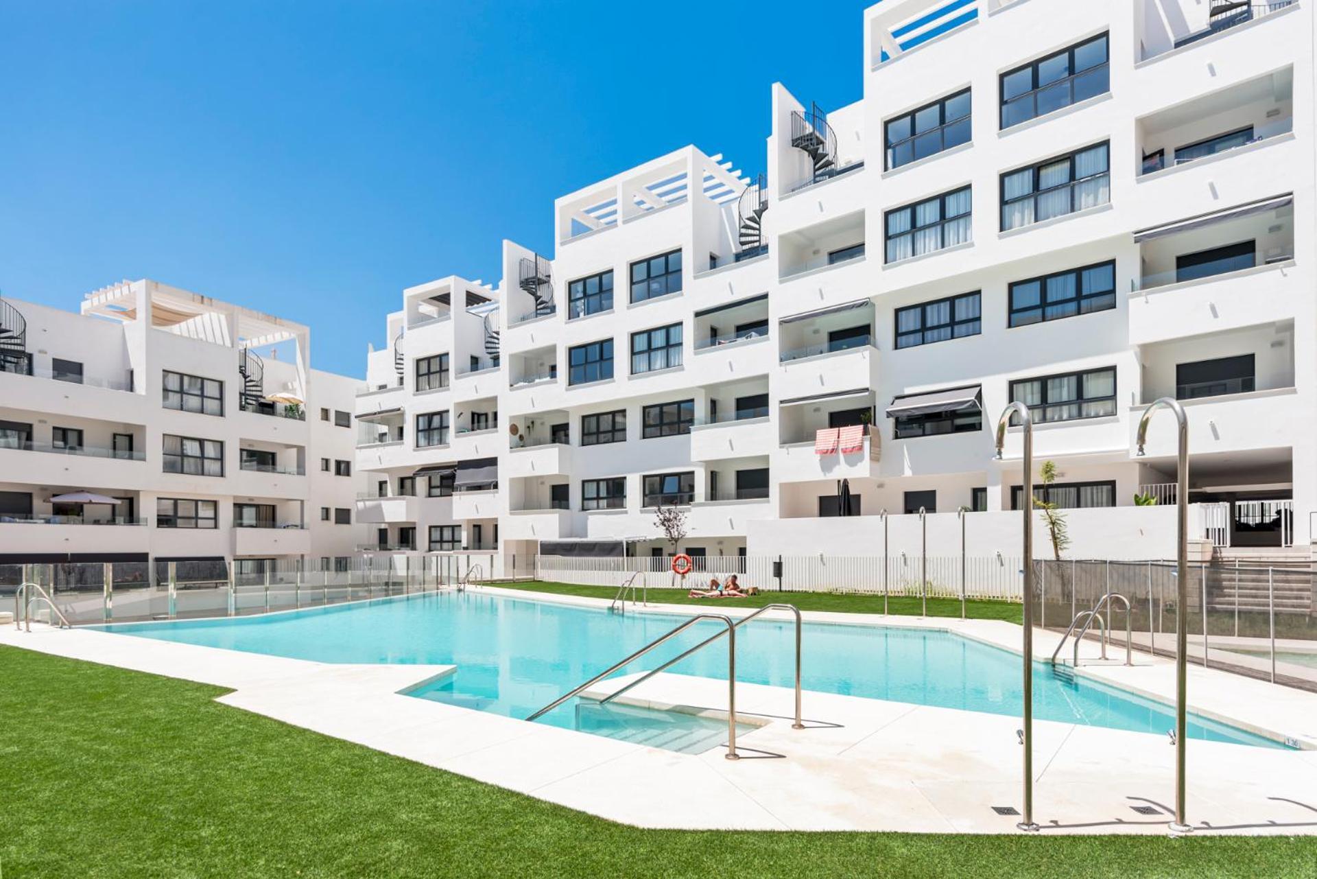 Beautiful 2-Bedroom Apartment Near Center And Beach Estepona Eksteriør billede